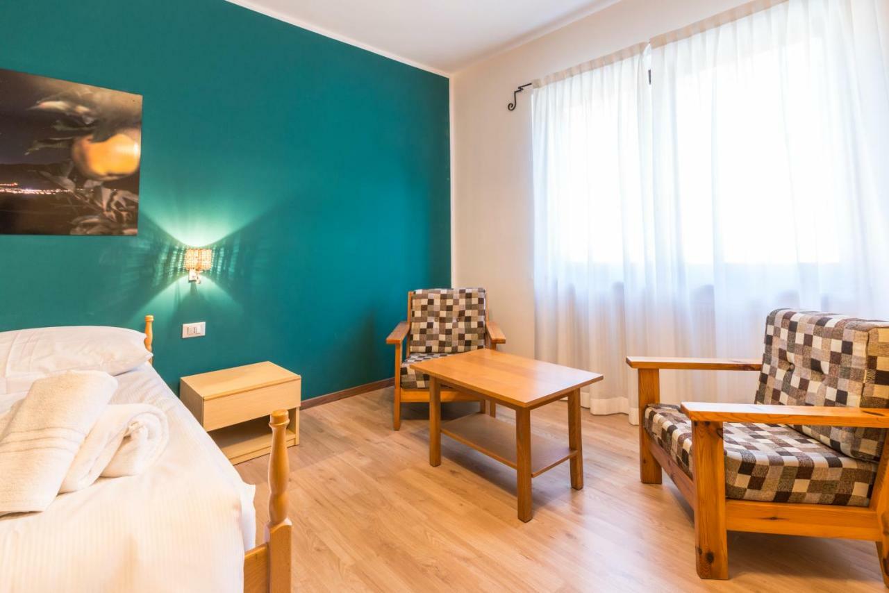 Room&Breakfast Al Canyon 丰多 外观 照片